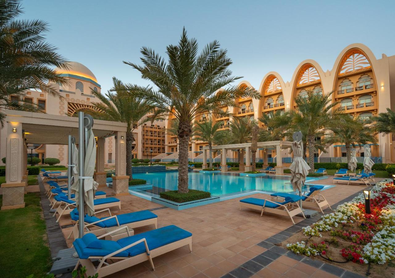 Globalstay At Palm Jumeirah Beachfront Paradise With Pool And Gym Dubai Bagian luar foto