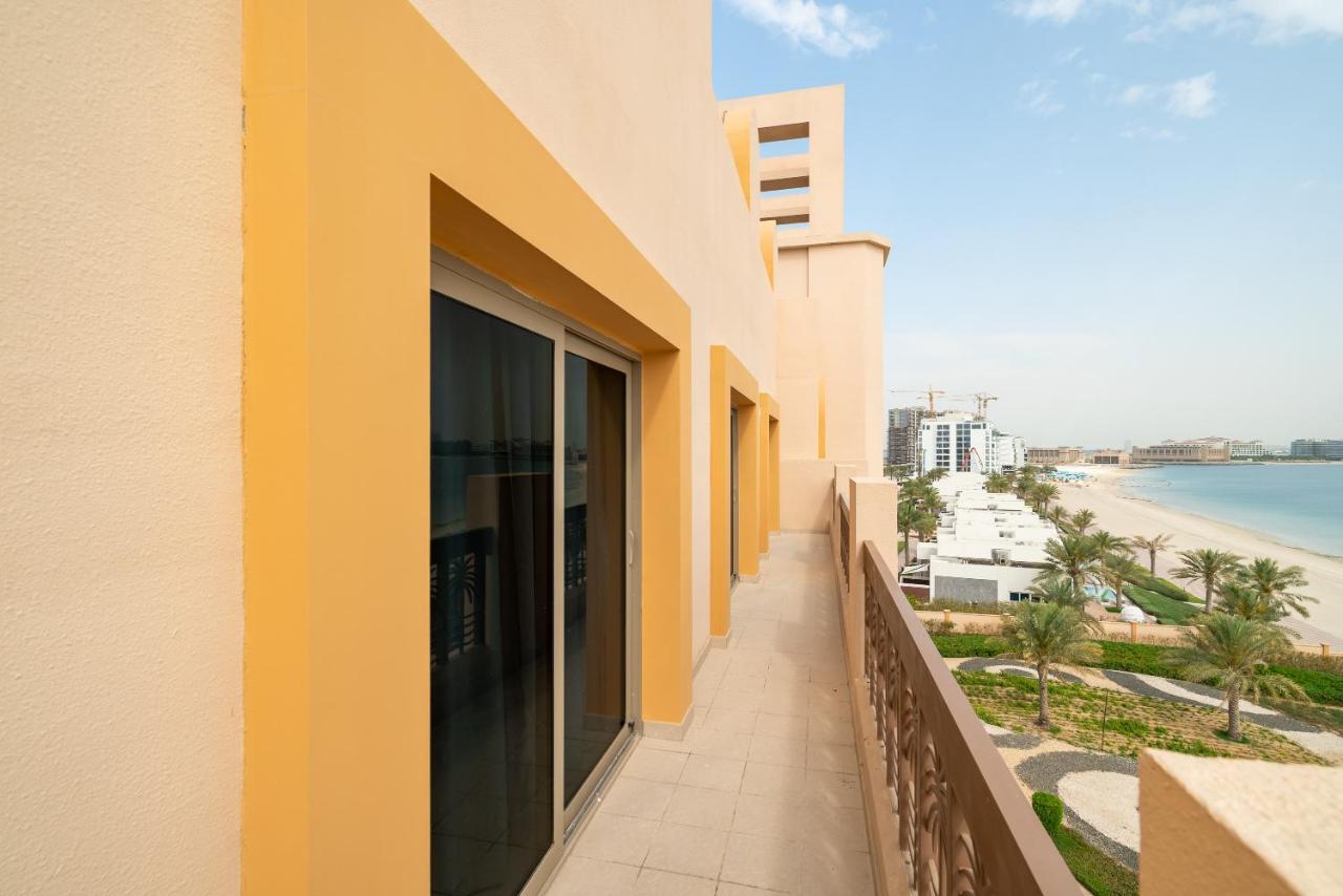Globalstay At Palm Jumeirah Beachfront Paradise With Pool And Gym Dubai Bagian luar foto
