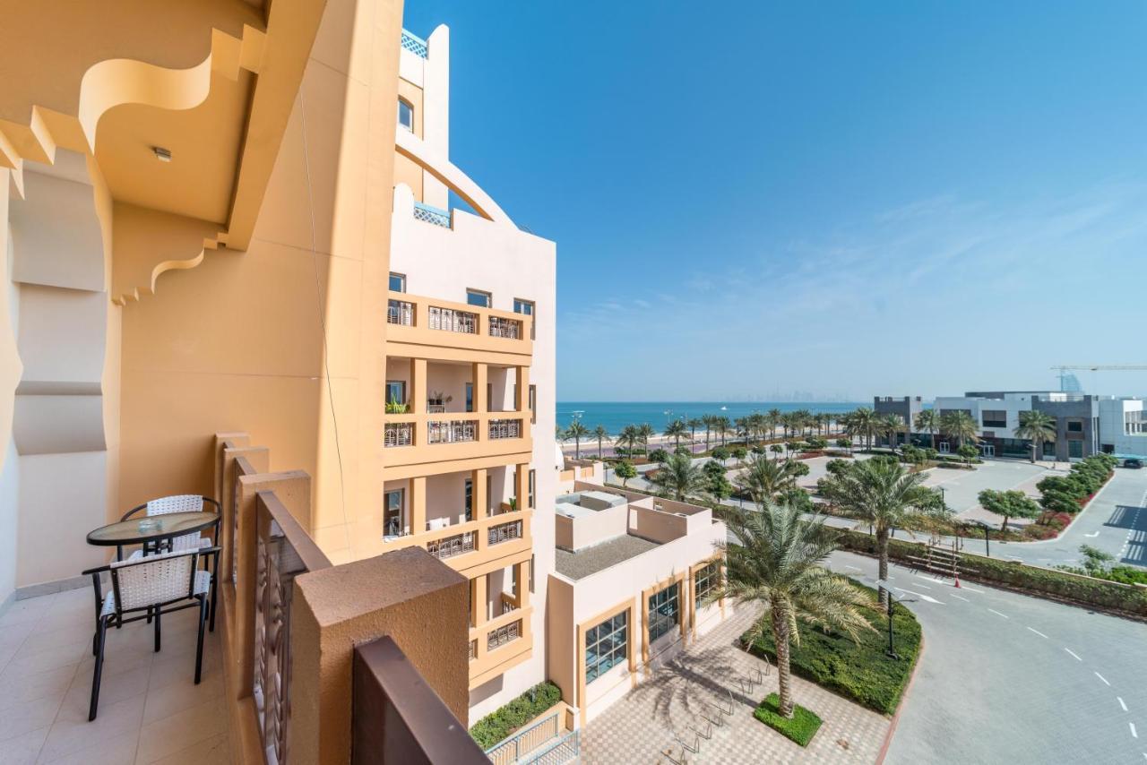 Globalstay At Palm Jumeirah Beachfront Paradise With Pool And Gym Dubai Bagian luar foto