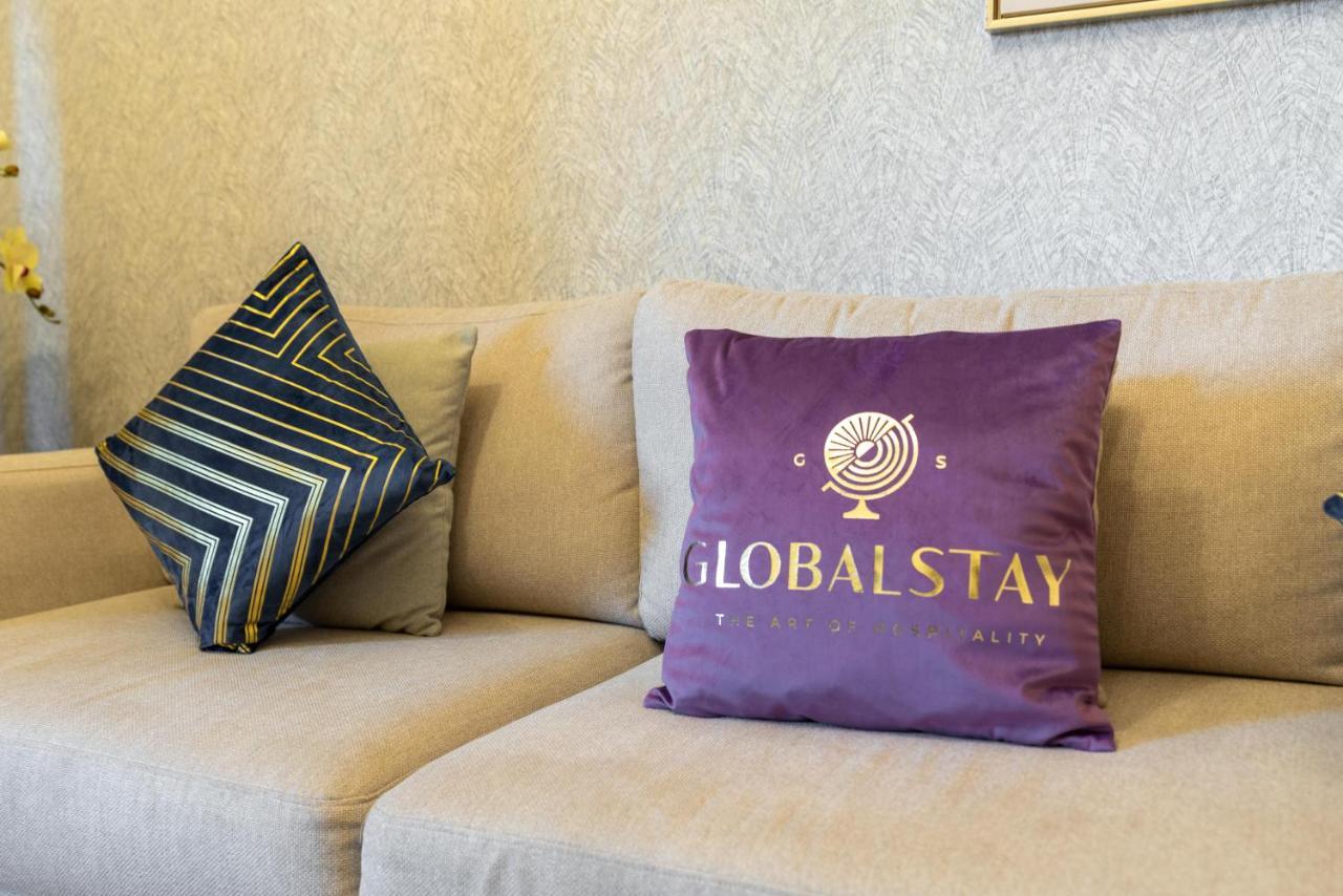 Globalstay At Palm Jumeirah Beachfront Paradise With Pool And Gym Dubai Bagian luar foto